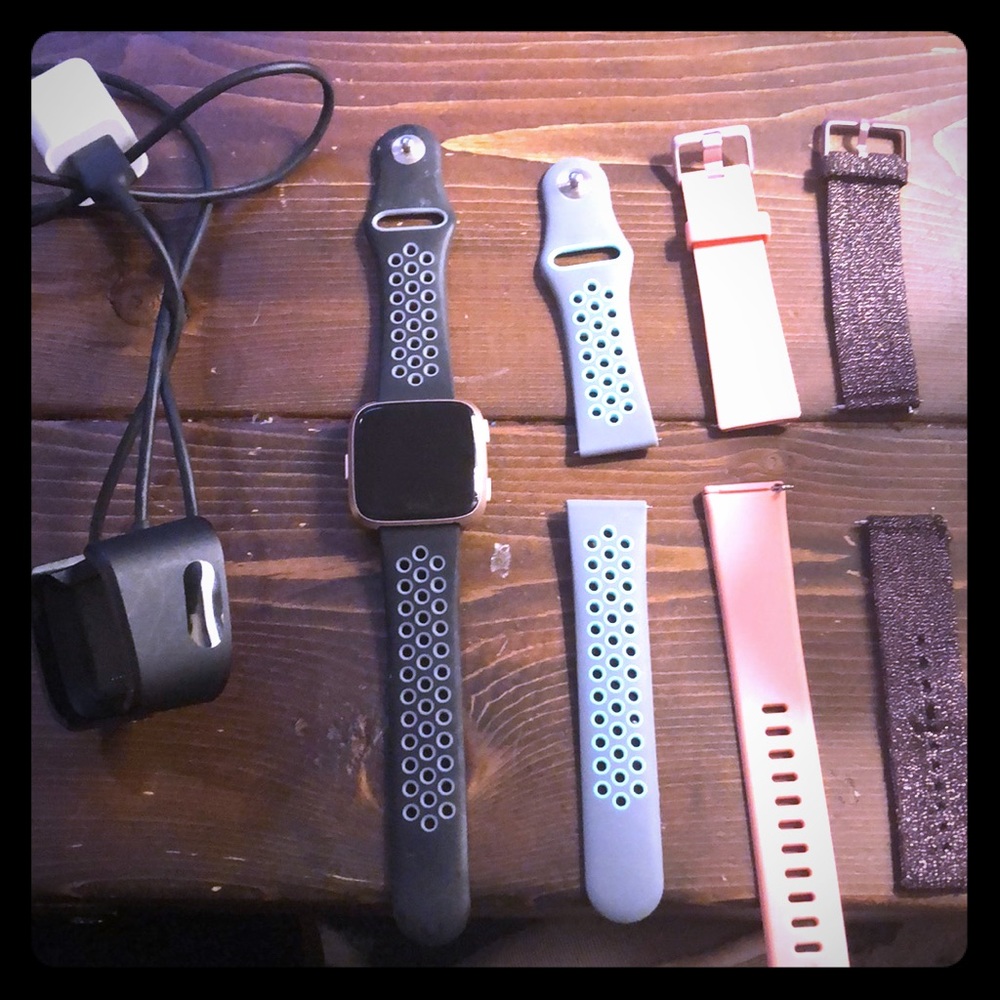 Fit bit versa bundle rose gold